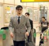　乗り場へ向かう佐藤輝（撮影・田中太一）