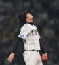 ７回、同点に追いつかれて悔しがる阪神・才木浩人＝甲子園（撮影・北村雅宏）