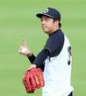 　キャッチボールで調整する才木（撮影・立川洋一郎）