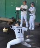 　ブルペンで投げ込む早川（撮影・田中太一）