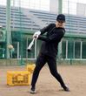 　トス打撃でバットを振り込む中野（撮影・山口登）