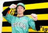 　６月５～７日の楽天戦『ＳＴＡＤＩＵＭ　ＨＥＲＯＥＳ　ＤＡＹ』で着用するユニホームを披露する近本（撮影・中田匡峻）