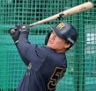 　フリー打撃で打ち込む前川