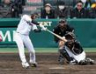 ７回、ヒットを放つ小幡（撮影・山口登）