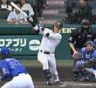 ７回、勝ち越し打を放つ木浪