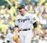 　７回、代打坂本を空振り三振に仕留め、ほえる大竹（撮影・西田忠信）