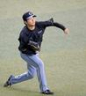 　登板へ向けて調整する高橋（撮影・立川洋一郎）