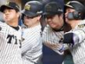 （左から）阪神・高橋遥人、佐藤輝明、才木浩人、森下翔太