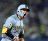 ７回、２ランを放った嶋村は雄たけびをあげながら本塁へ走る（撮影・田中太一）
