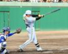 　２回、左前打を放つ立石（撮影・藤丸紘生）　