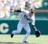 　２回、中野は野間の打球を好捕（撮影・山口登）