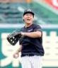 　明るい表情を見せて外野でノックを受ける立石（撮影・立川洋一郎）
