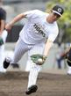 　ノックを受ける下村（撮影・坂部計介）