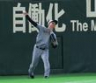 ２回、ダルベックの左前打を処理し、二塁へ送球する左翼手の森下（撮影・伊藤笙子）