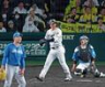 　５回、左翼スタンドへソロを放つ森下（撮影・立川洋一郎）