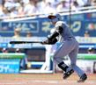 ３回、左越えに勝ち越し２ランを放つ森下（撮影・山口登）