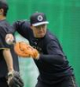 軽快にノックをさばく大山（撮影・西田忠信）