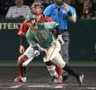 　７回、走者一掃の適時二塁打を放つ熊谷