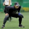 　真剣なまなざしで練習に取り組む梅野（撮影・西田忠信）
