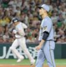 ４回、柳田（左）にソロを許した大竹（撮影・西田忠信）