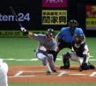 ６回、右前に同点適時打を放つ前川（撮影・山口登）