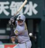 ７回、死球を受ける森下（撮影・西田忠信）