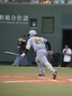 ６回内野安打で出塁する谷端