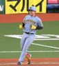 　７回、好機に凡退し悔しがる嶋村（撮影・飯室逸平）