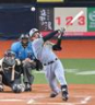 　９回、中前打を放つ森下（撮影・飯室逸平）