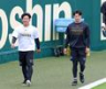 談笑する伊原（左）と下村（撮影・立川洋一郎）