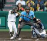 １回、左前打を放つ中野（撮影・立川洋一郎）