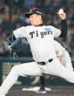 　１０回表に登板し、勝利投手になった岩崎