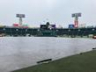試合前、シートが敷かれている甲子園（撮影・西田忠信）