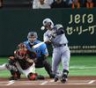 １回、森下は左越えにソロを放つ（撮影・佐々木彰尚）