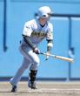 ５回、阪神・近本は中前打を放つ（撮影・坂部計介）