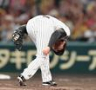 　８回、工藤はサンタナを空振り三振に仕留め雄たけびを上げる（撮影・山口登）