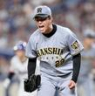 　８回、サノーを三振に仕留め、雄たけびを上げる高橋（撮影・田中太一）