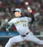 ９回から登板する岩崎（撮影・北村雅宏）