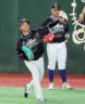 　キャッチボールをする高橋