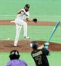 　７回に登板し力投するドリス（撮影・山口登）