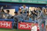　７回、大山の逆転２点適時打で盛り上がる森下ら阪神ナイン（撮影・金田祐二）