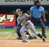 ９回、左越えに勝ち越しソロを放つ坂本（撮影・金田祐二）