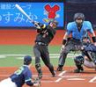 　１回、右前打を放つ近本（撮影・立川洋一郎）