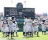 今夏の高校野球選手権大会決勝、智弁和歌山に敗れ悔しがる健大高崎ナイン。８回以降に大きなドラマが生まれた＝２２日