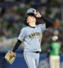 ４回途中、降板する西勇（撮影・山口登）