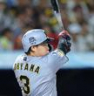 　９回、中前適時打を放つ大山（撮影・西岡正）