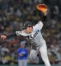 　８回から登板した石井（撮影・西田忠信）