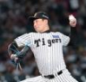 ８回から登板する岩崎（撮影・西田忠信）