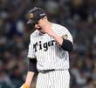 　７回、大竹は坂倉を併殺に打ち取り雄たけびを上げる（撮影・山口登）