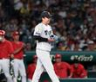 　４回、坂倉に勝ち越し犠飛を許した村上